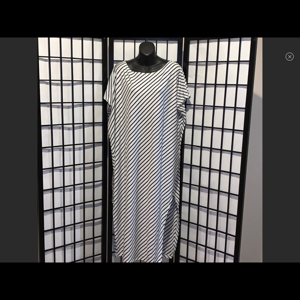 NWOT Kidsform black & white maxi dress